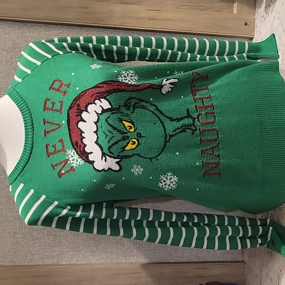 Grinch Sweater sz M